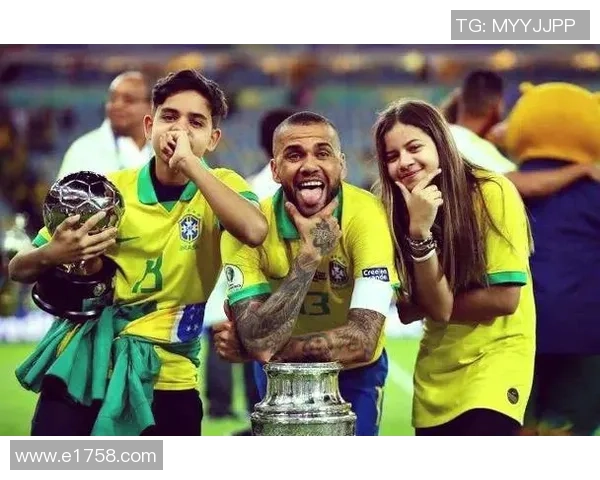 美国著名足球球星成长历程与辉煌成就全面解析 美国著名足球球星成长历程与辉煌成就全面解析